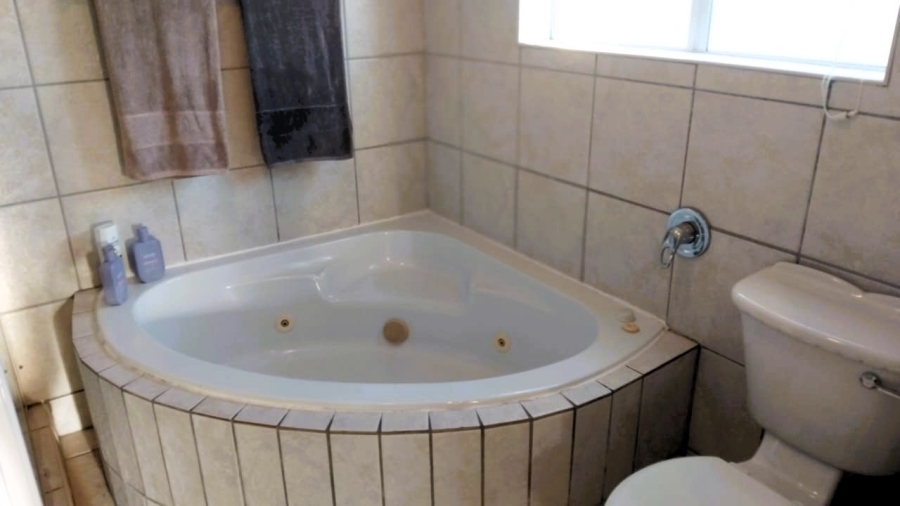 3 Bedroom Property for Sale in Country Club Western Cape